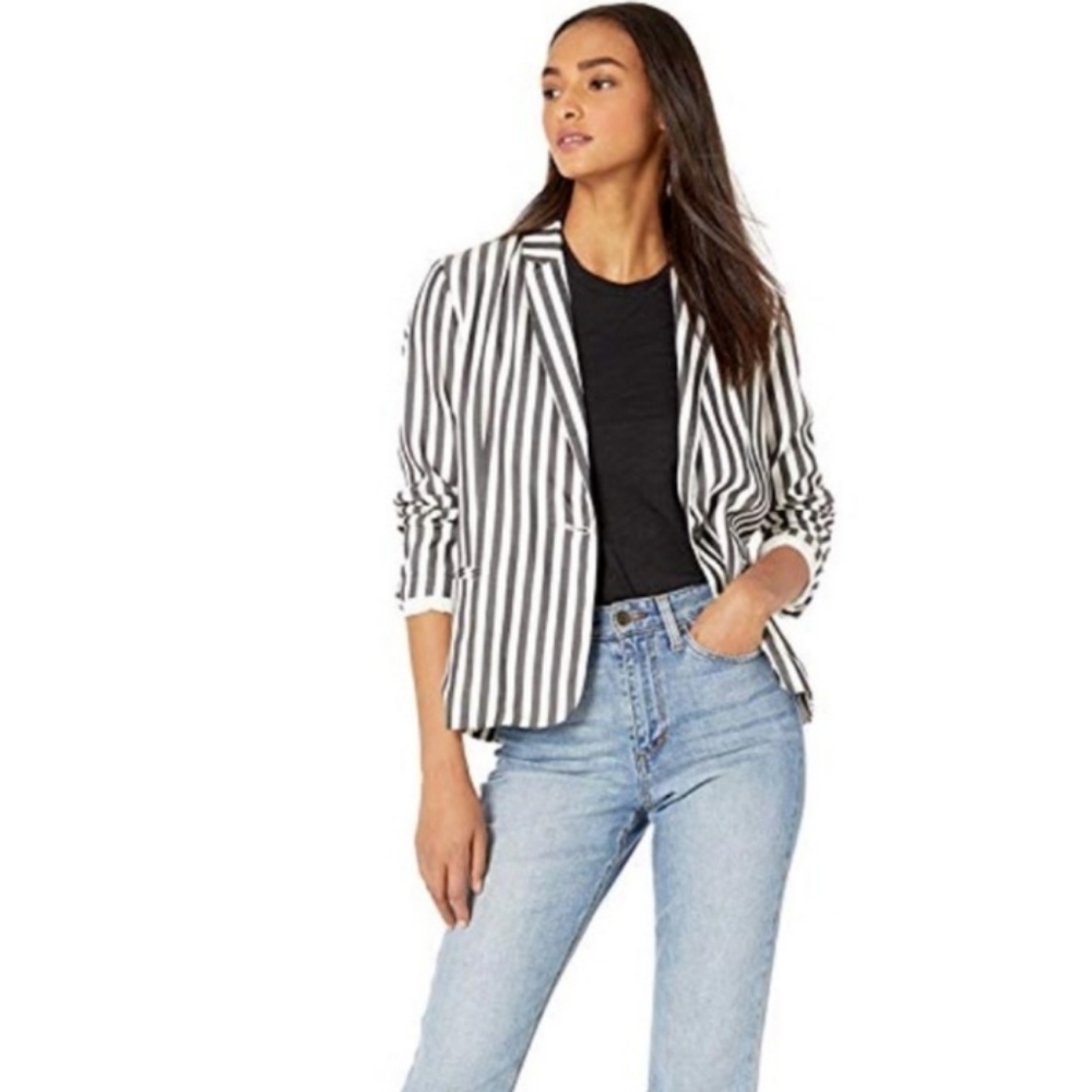 Cupcakes & Cashmere blazer